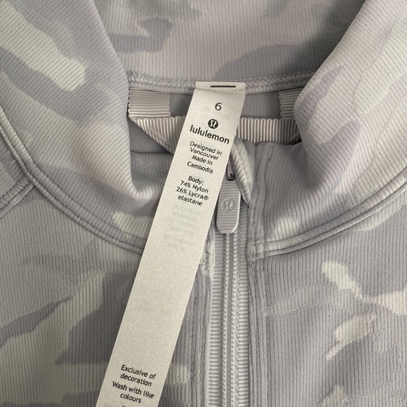 Lululemon Cropped Camo Jacket - Picture 3 of 5